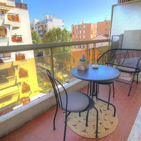 Charming Air-conditioned 'silvaplana' Studio With Parking * Antibes